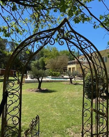 L'Eveil En Provence Bed and Breakfast Entrecasteaux Eksteriør billede