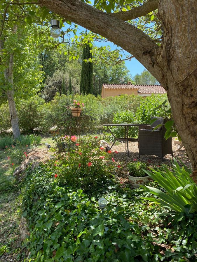 L'Eveil En Provence Bed and Breakfast Entrecasteaux Eksteriør billede