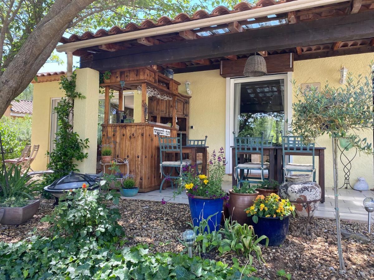 L'Eveil En Provence Bed and Breakfast Entrecasteaux Eksteriør billede