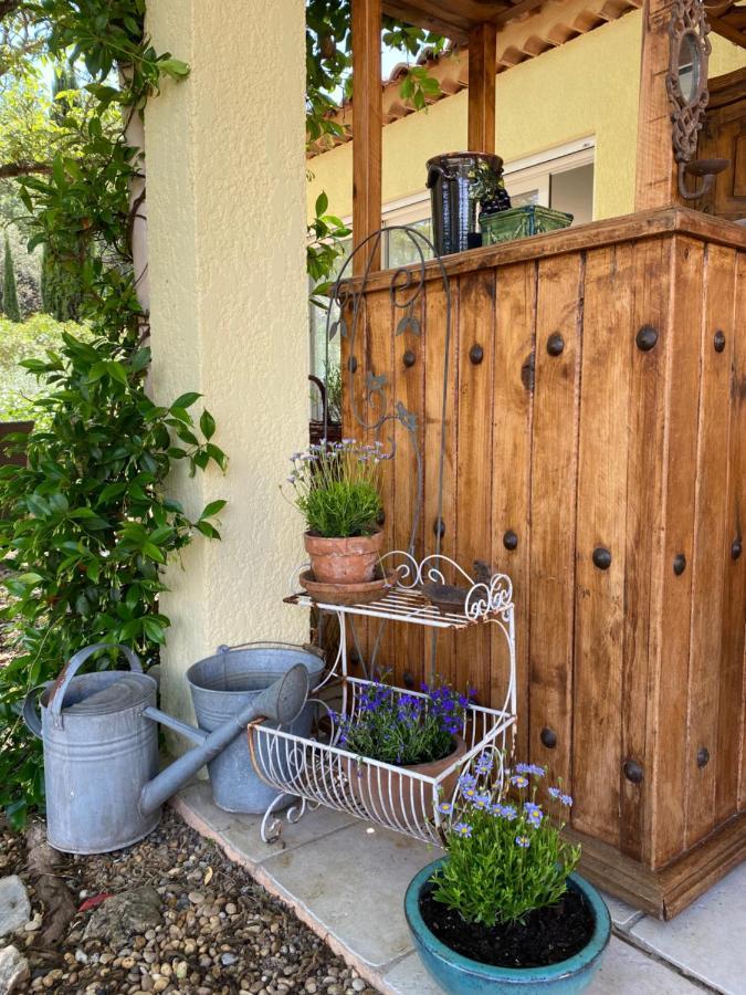 L'Eveil En Provence Bed and Breakfast Entrecasteaux Eksteriør billede