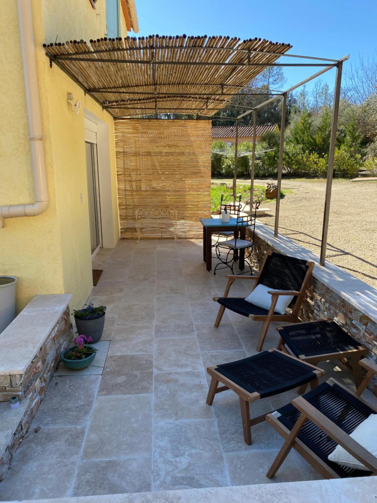 L'Eveil En Provence Bed and Breakfast Entrecasteaux Eksteriør billede