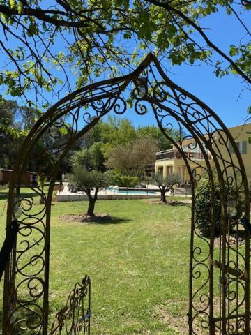 L'Eveil En Provence Bed and Breakfast Entrecasteaux Eksteriør billede